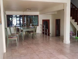 Reihenhaus zur Miete mit 5 Zimmer in Watthana, Bangkok