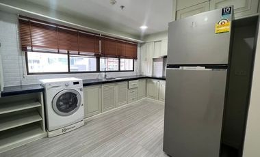 For rent 2 bedrooms apartment in Khlong Toei, Bangkok