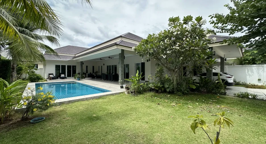 For sale 3 bedrooms house in Cha Am, Phetchaburi