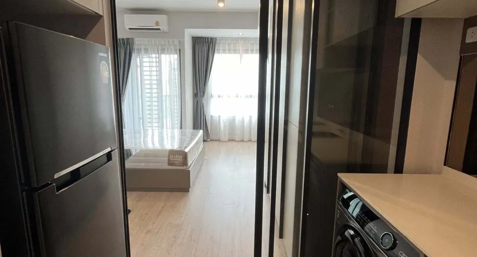 Wohnung zur Miete mit Studio in Huai Khwang, Bangkok