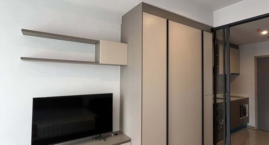 Wohnung zur Miete mit Studio in Huai Khwang, Bangkok