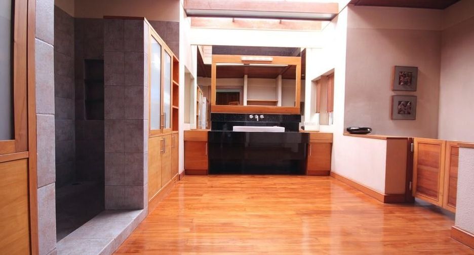 Villa zum Kauf mit 7 Zimmer in Mueang Phetchaburi, Phetchaburi