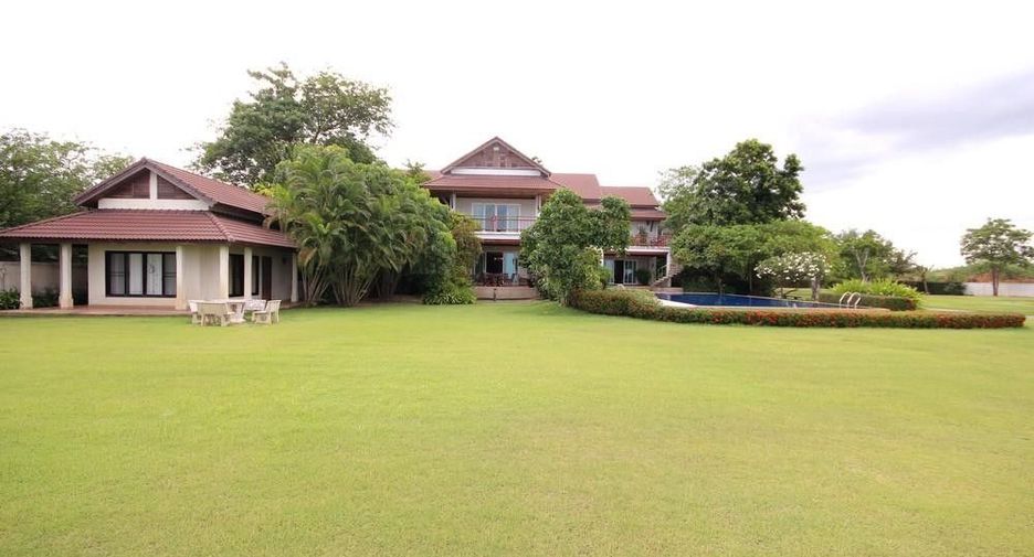 Villa zum Kauf mit 7 Zimmer in Mueang Phetchaburi, Phetchaburi