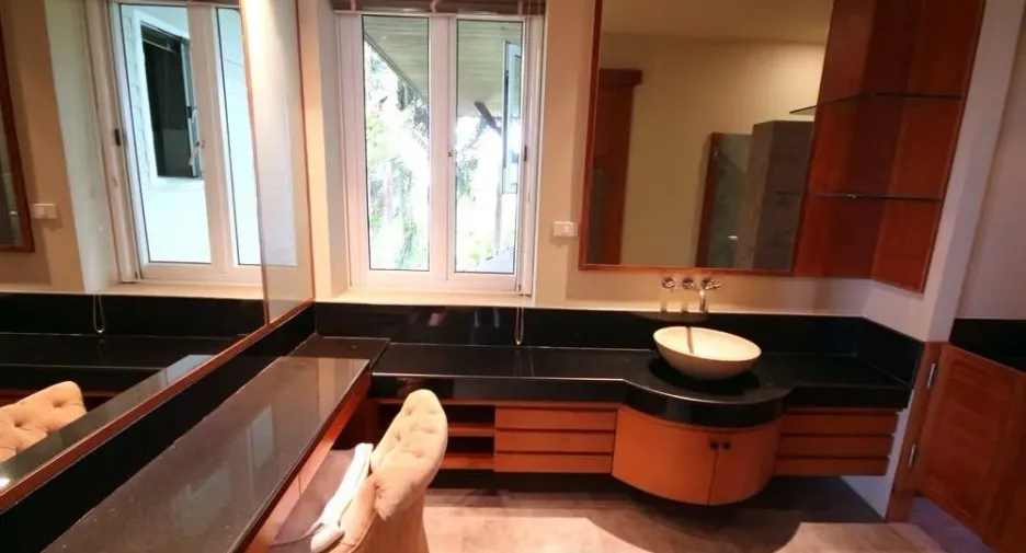 Villa zum Kauf mit 7 Zimmer in Mueang Phetchaburi, Phetchaburi