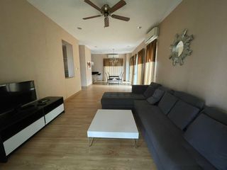 Villa en alquiler de 4 habitaciones en Bang Lamung, Chonburi