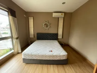 Villa en alquiler de 4 habitaciones en Bang Lamung, Chonburi