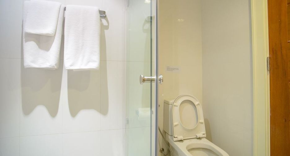 For rent 2 bedrooms apartment in Khlong Toei, Bangkok