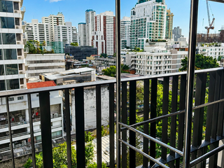 For sale 1 bed condo in Khlong Toei, Bangkok