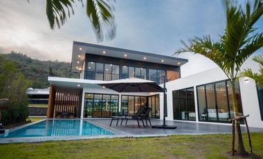 For rent 5 bedrooms villa in Hua Hin, Prachuap Khiri Khan