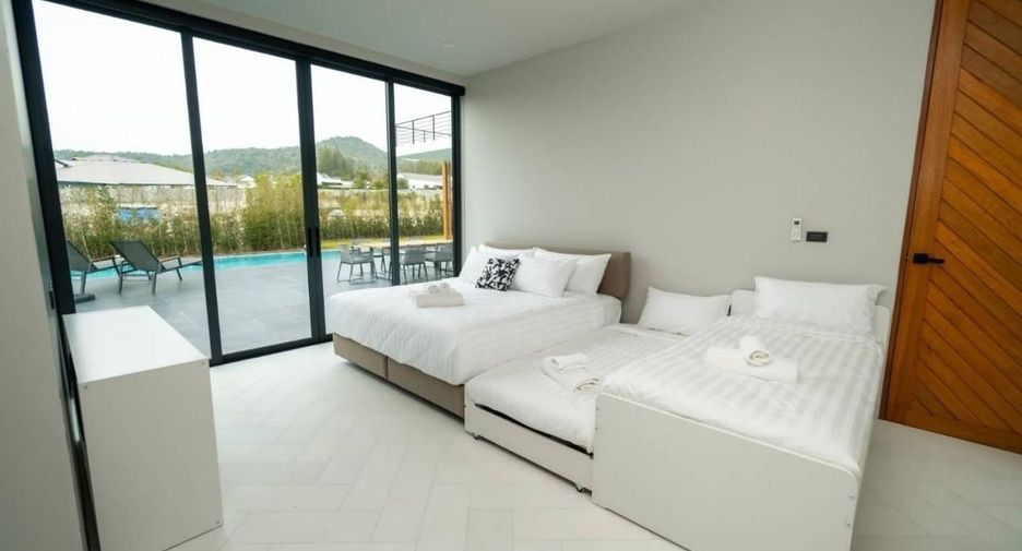 For rent 5 bedrooms villa in Hua Hin, Prachuap Khiri Khan