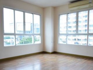 For sale studio condo in Huai Khwang, Bangkok