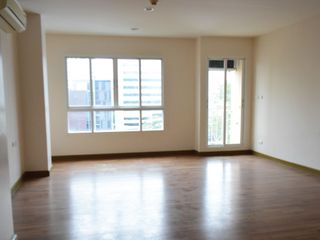 For sale studio condo in Huai Khwang, Bangkok