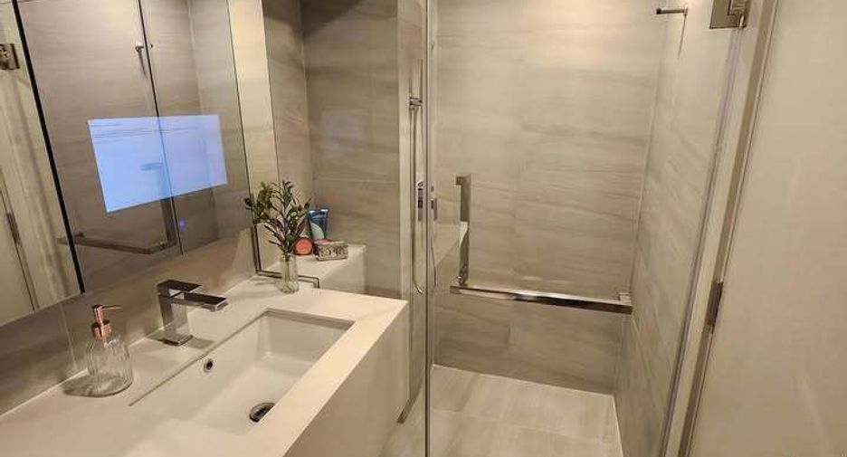 For rent 1 bed condo in Bang Rak, Bangkok