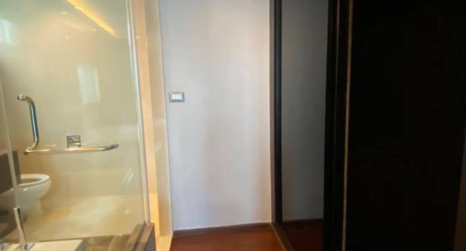 For sale 2 bedrooms condo in Watthana, Bangkok