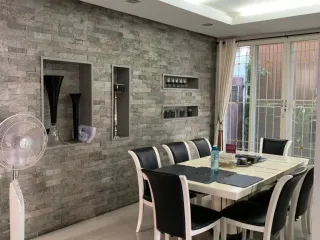 For sale 4 ベッドルーム house in Din Daeng, Bangkok