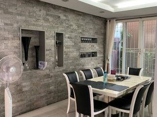 For sale 4 ベッドルーム house in Din Daeng, Bangkok