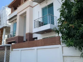 For sale 4 ベッドルーム house in Din Daeng, Bangkok