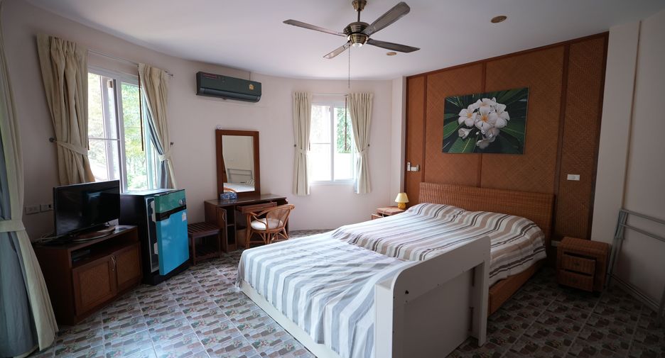 For sale 7 bedrooms villa in Kathu, Phuket