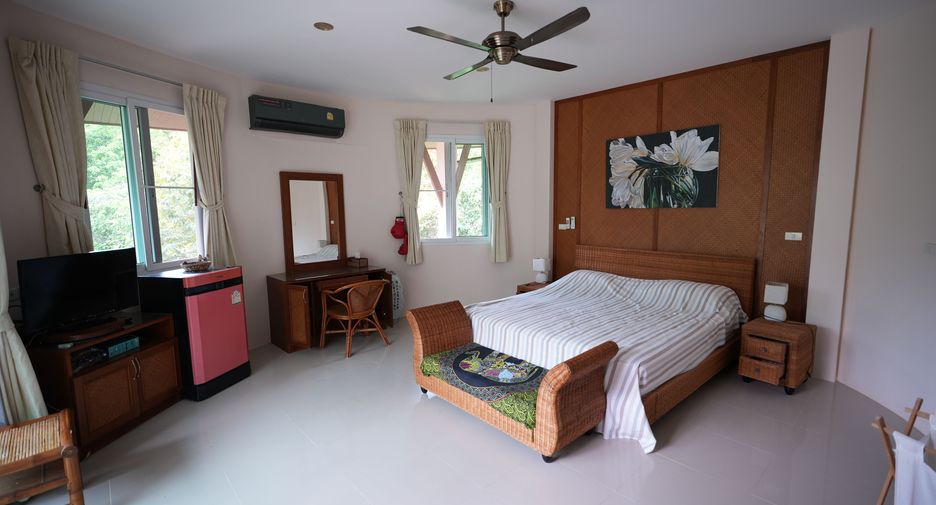For sale 7 bedrooms villa in Kathu, Phuket