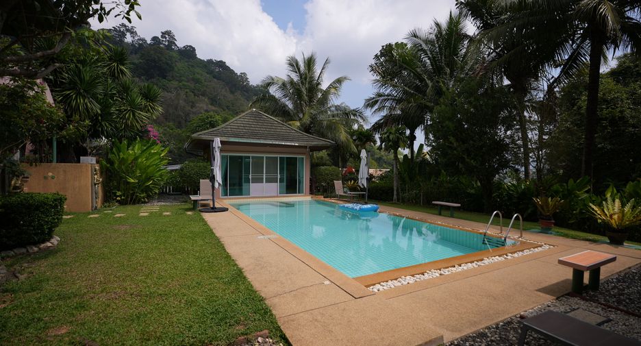 For sale 7 bedrooms villa in Kathu, Phuket