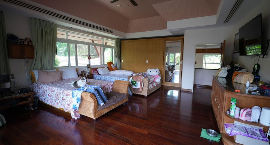 For sale 7 bedrooms villa in Kathu, Phuket