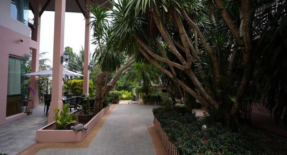 For sale 7 bedrooms villa in Kathu, Phuket