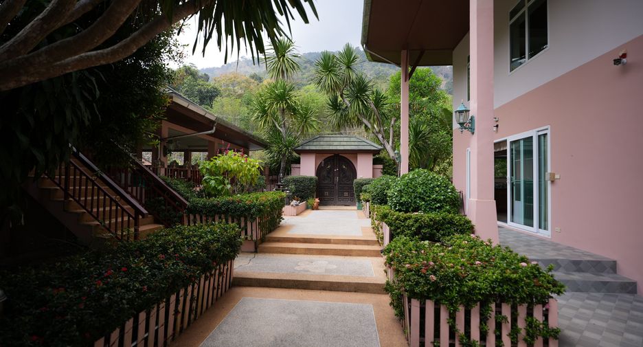 For sale 7 bedrooms villa in Kathu, Phuket