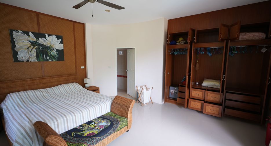 For sale 7 bedrooms villa in Kathu, Phuket
