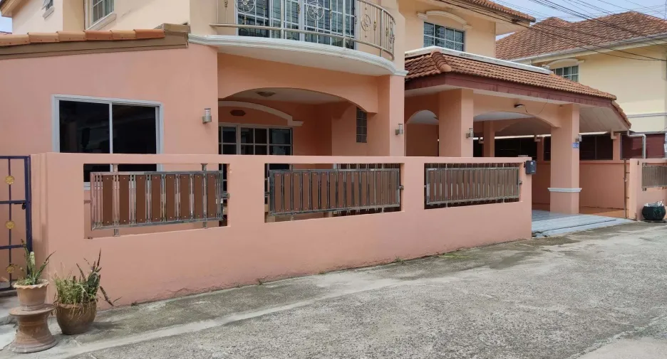 For rent 3 bedrooms house in Bang Lamung, Chonburi