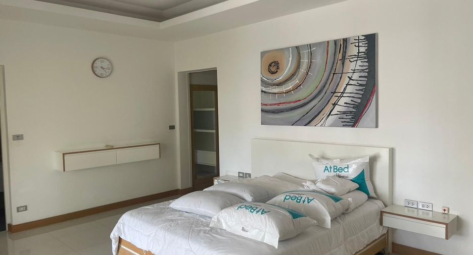 Casa en alquiler de 3 habitaciones en Bang Lamung, Chonburi