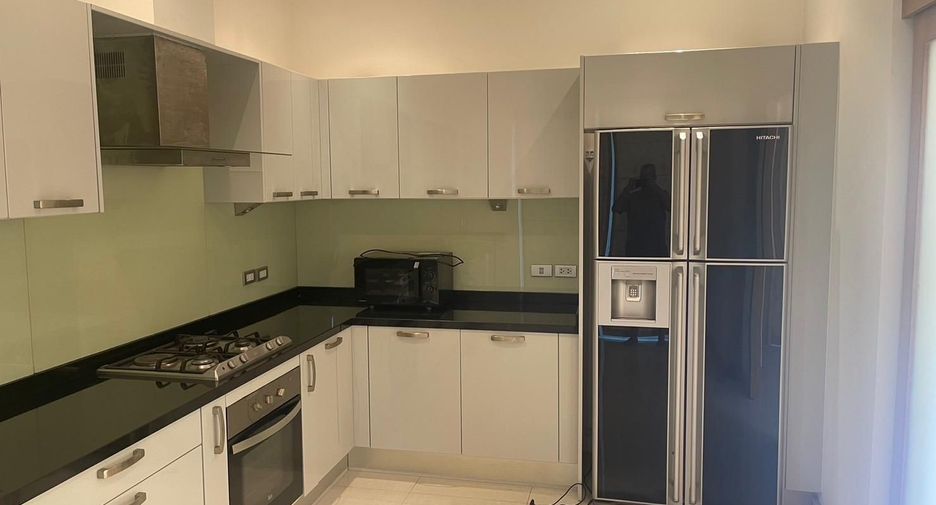 Casa en alquiler de 3 habitaciones en Bang Lamung, Chonburi