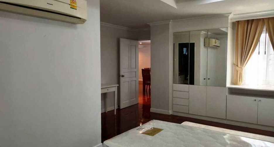 For rent 3 bedrooms condo in Watthana, Bangkok