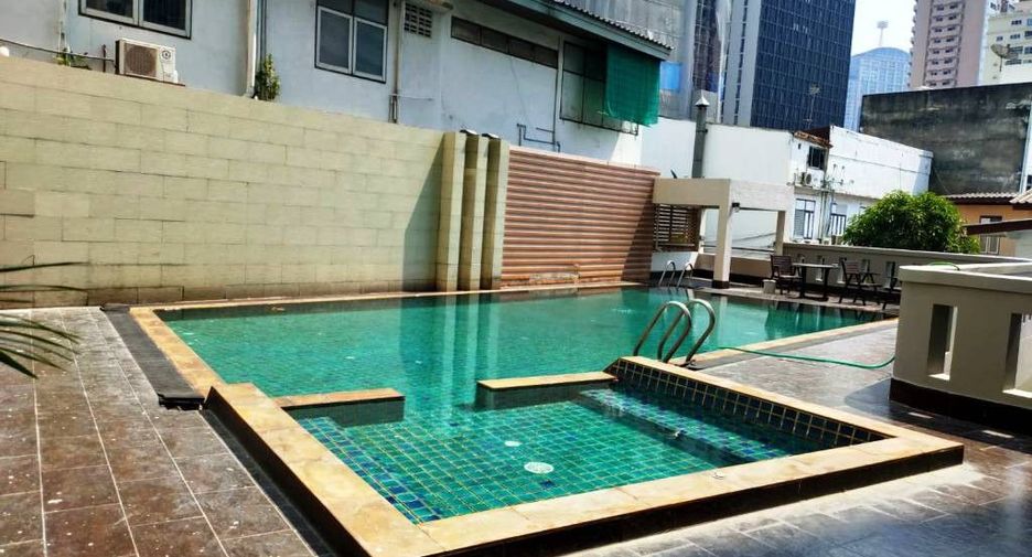 For rent 3 bedrooms condo in Watthana, Bangkok