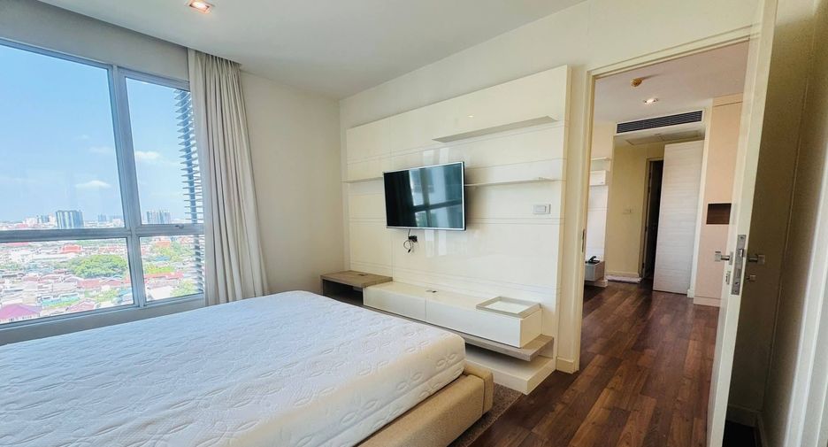 For rent 2 bedrooms condo in Thon Buri, Bangkok