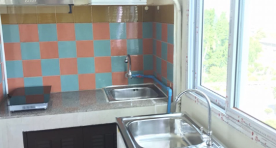For rent 2 bedrooms condo in Phra Khanong, Bangkok