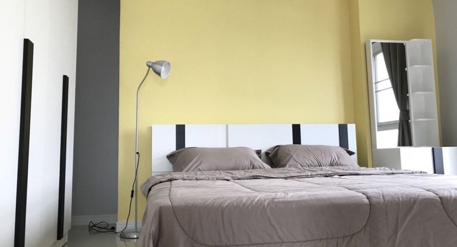 For rent 2 bedrooms condo in Phra Khanong, Bangkok