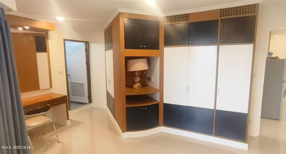 For sale and for rent 2 bedrooms condo in Watthana, Bangkok