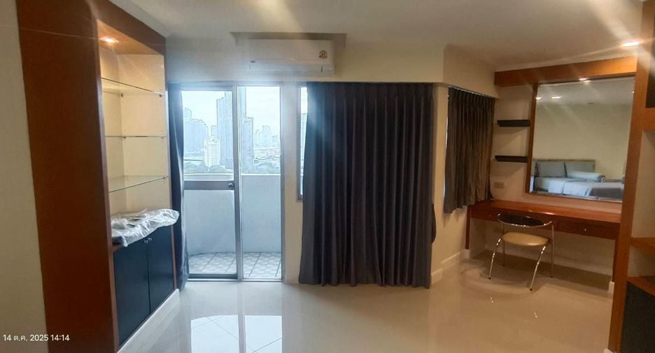 For sale and for rent 2 bedrooms condo in Watthana, Bangkok