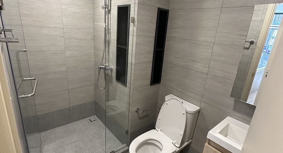 For rent 1 bed condo in Bang Rak, Bangkok