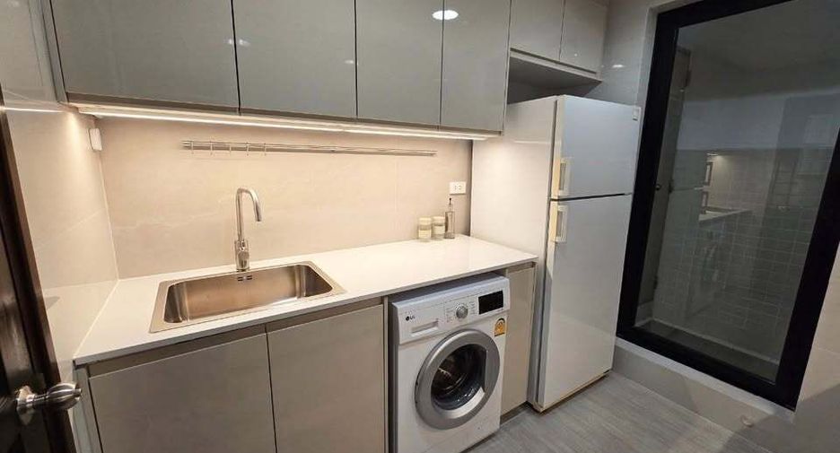 For rent 2 bedrooms condo in Sathon, Bangkok