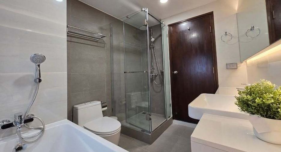 For rent 2 bedrooms condo in Sathon, Bangkok