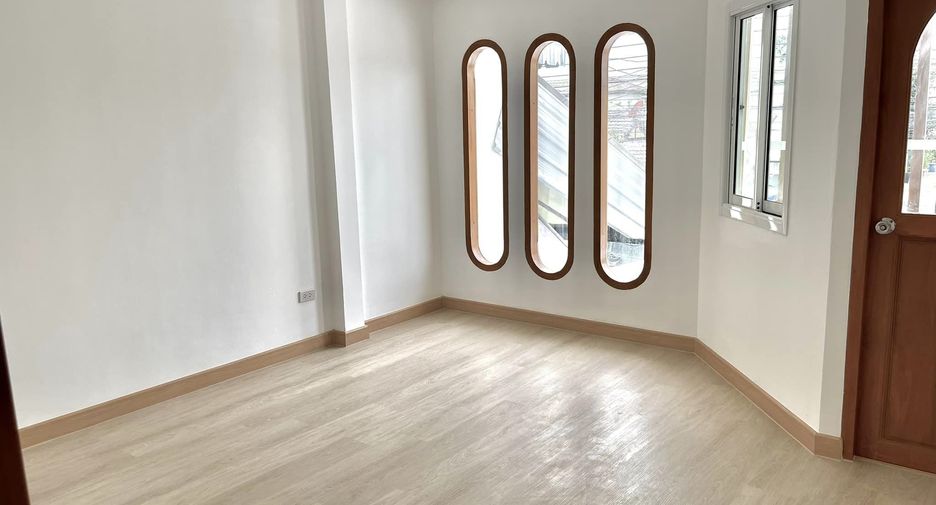 Reihenhaus zum Kauf mit 2 Zimmer in Khan Na Yao, Bangkok