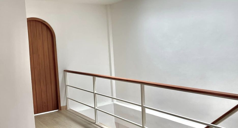Reihenhaus zum Kauf mit 2 Zimmer in Khan Na Yao, Bangkok