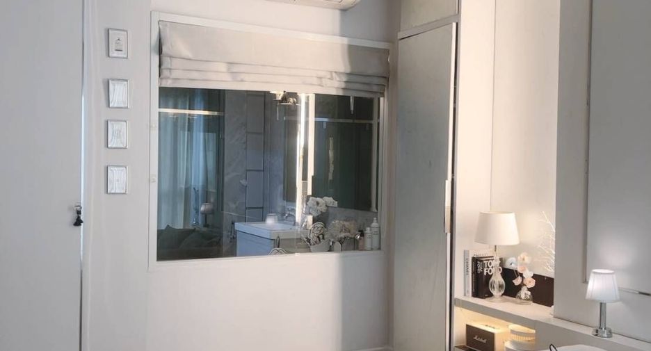 For sale 2 ベッドルーム condo in Phra Khanong, Bangkok