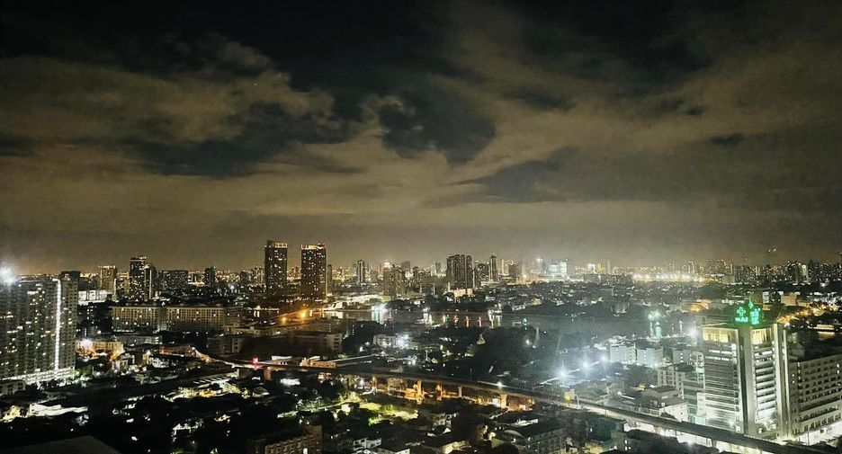 For rent 2 bedrooms condo in Bang Phlat, Bangkok