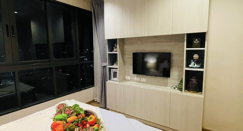 For rent 2 bedrooms condo in Bang Phlat, Bangkok