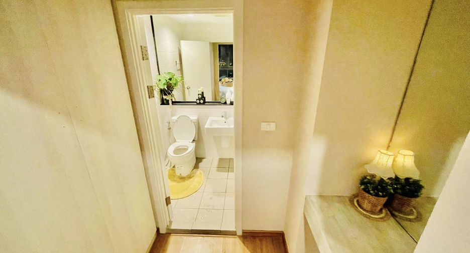 For rent 2 bedrooms condo in Bang Phlat, Bangkok
