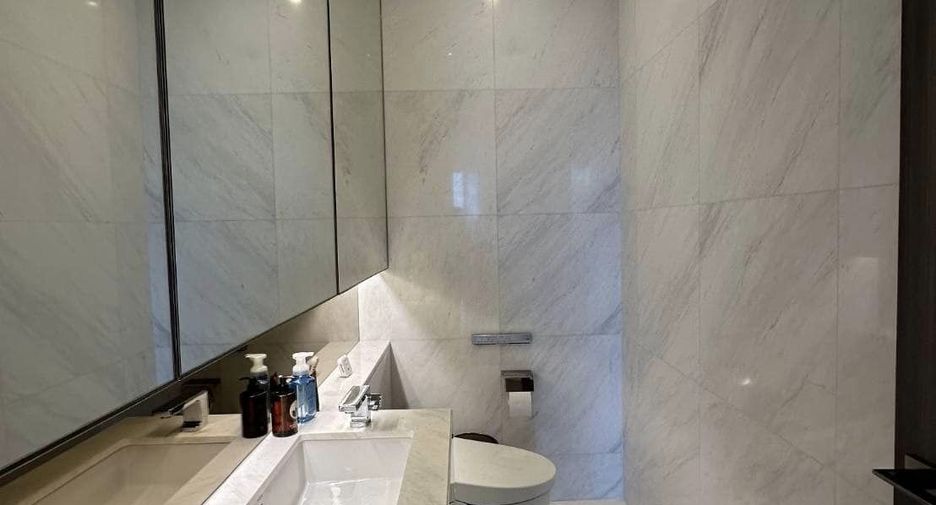 For rent 2 bedrooms condo in Pathum Wan, Bangkok