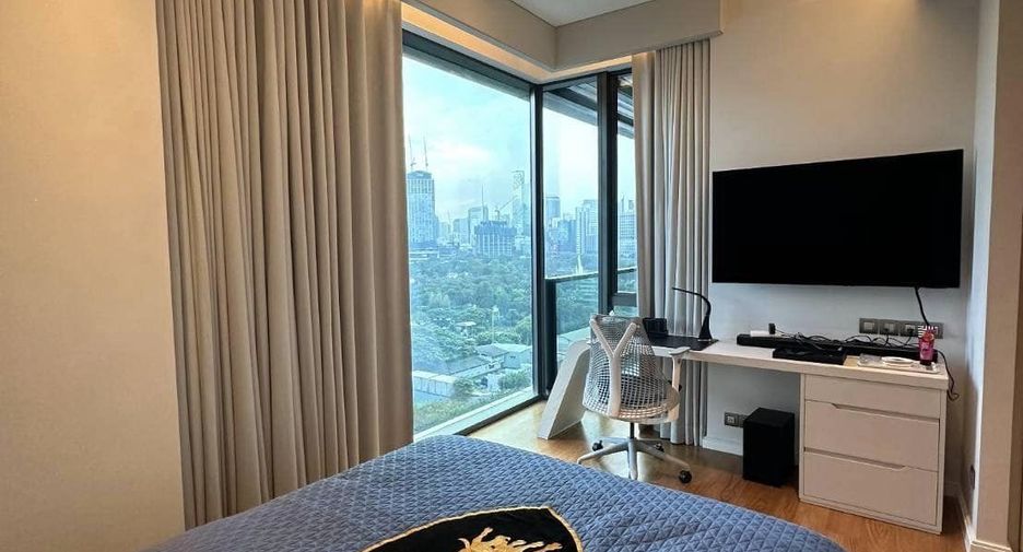 For rent 2 bedrooms condo in Pathum Wan, Bangkok
