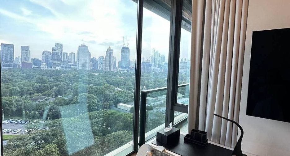 For rent 2 bedrooms condo in Pathum Wan, Bangkok